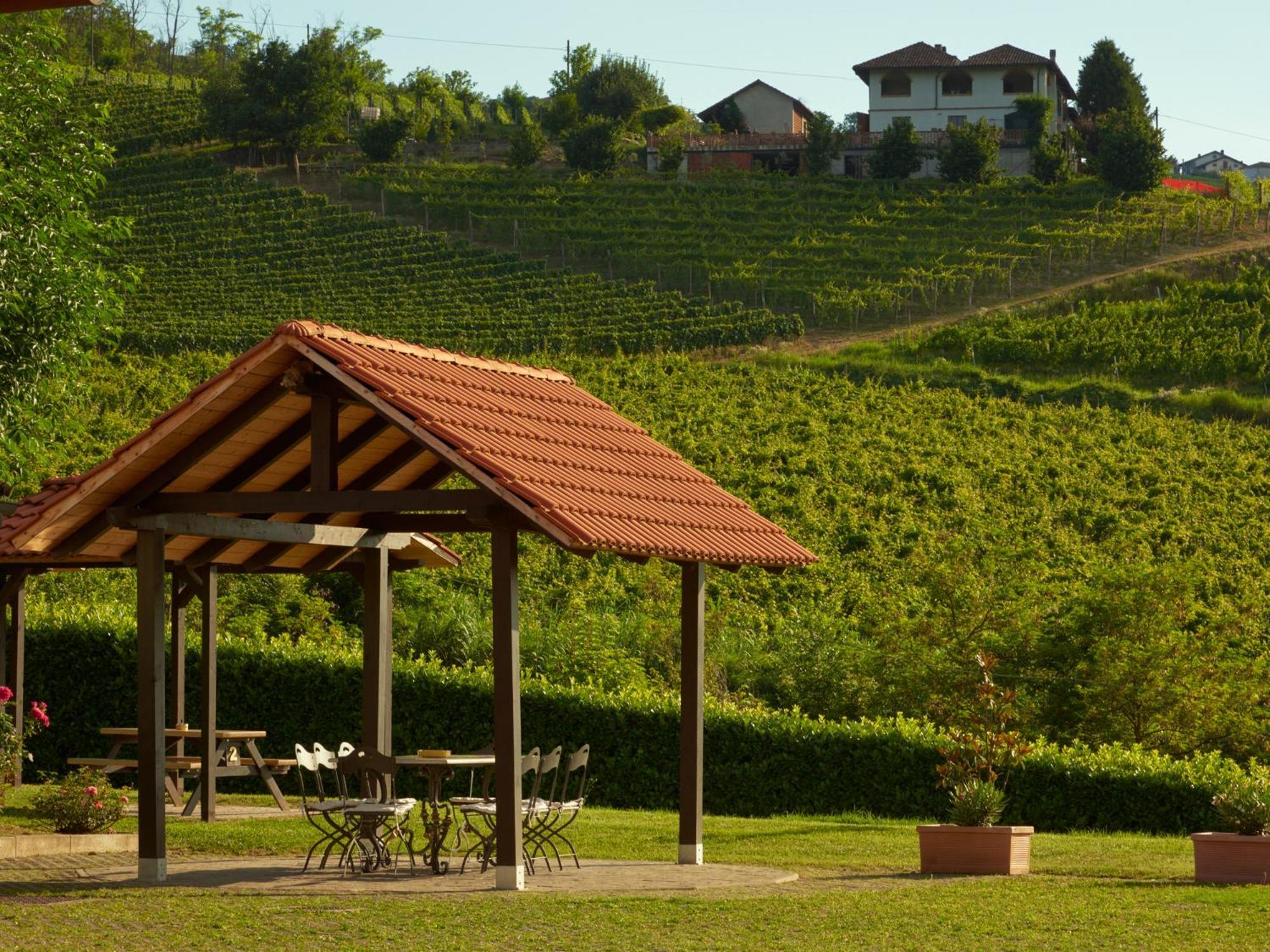 Vigna Dell'Acqua Villa Santo Stefano Belbo Exterior foto