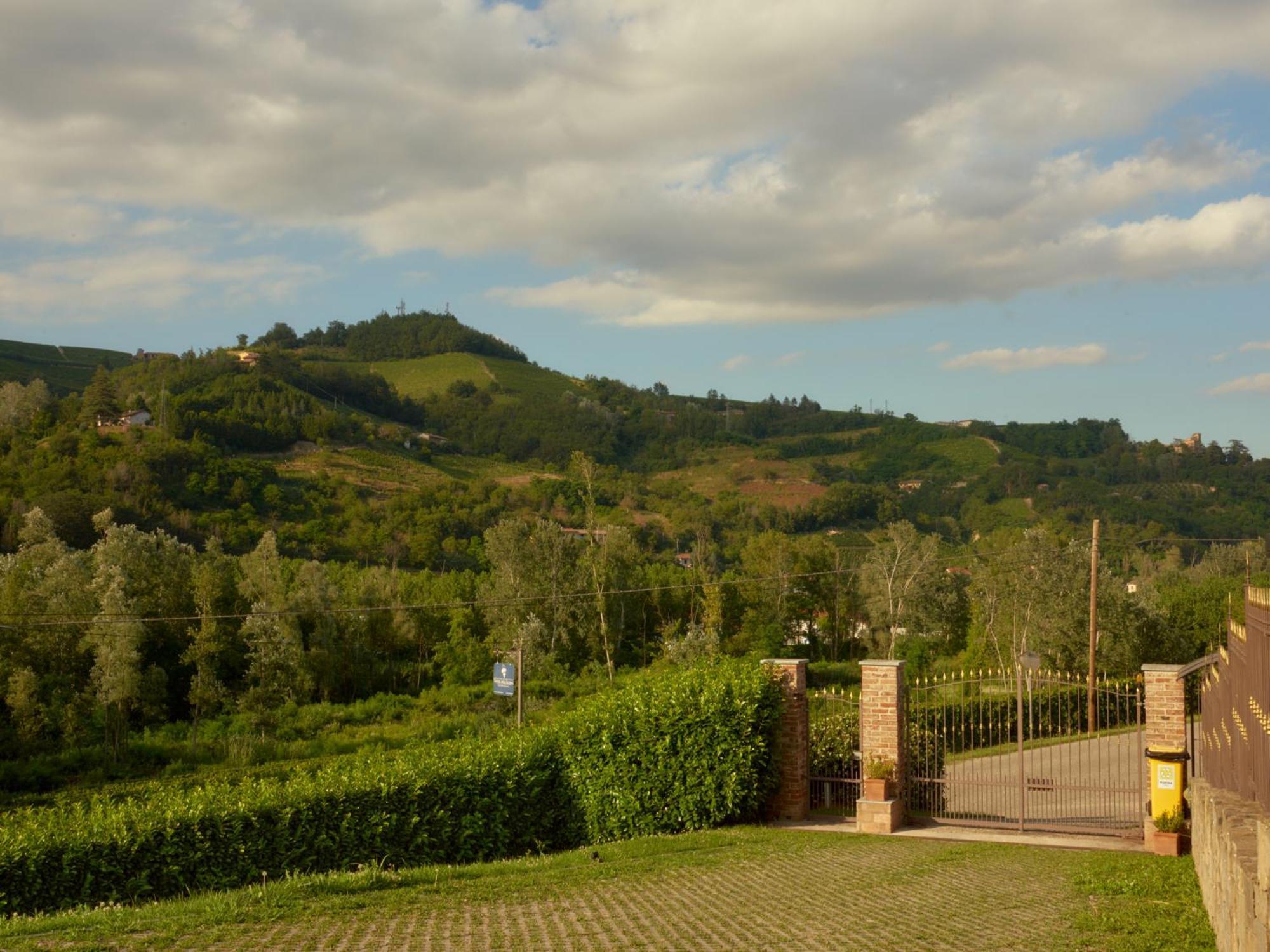 Vigna Dell'Acqua Villa Santo Stefano Belbo Exterior foto